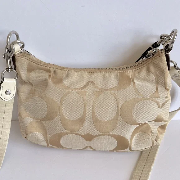 Coach Cream and Tan Shoulder Bag - Picture 3 of 11